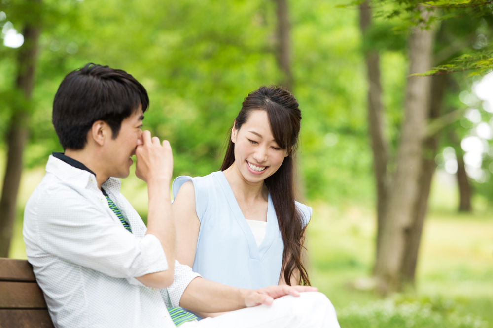 女性の仕草で脈ありが分かることも！仕草に出ている女性からのサインとは