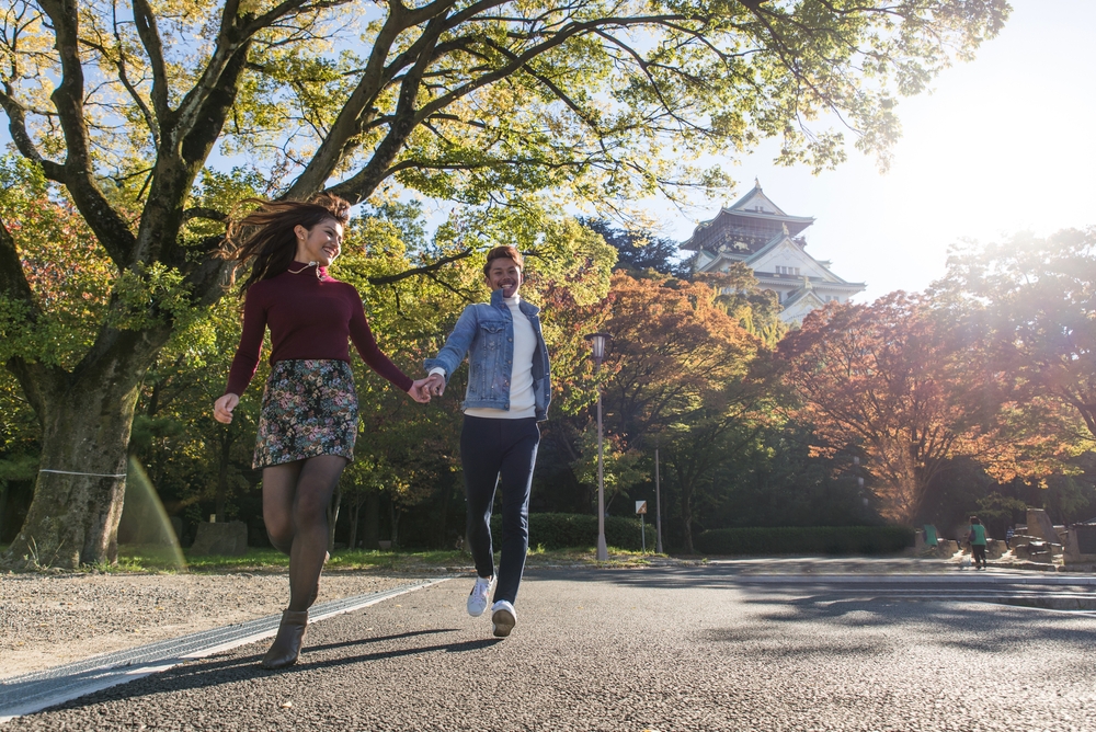 女性の仕草で脈ありが分かることも！仕草に出ている女性からのサインとは