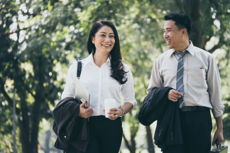 女性が他の男性の話をしてきたときの心理については、女性なりに色々な考えを持っている可能性があります。 女性が他の男性の話をしてきたときの心理については、女性なりに色々な考えを持っている可能性があります。